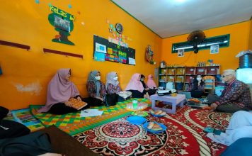 PELATIHAN PEMBUATAN ALAT PERMAINAN EDUKATIP (APE) GURU-GURU PAUD AL-JUNDI KOTA BENGKULU